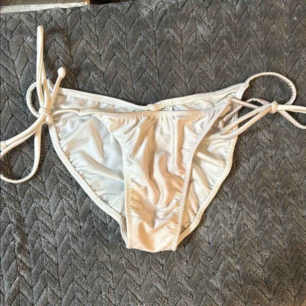 4/$25 - Picture 1 of 1